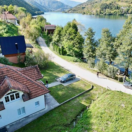 Cobras Plivsko Jezero, Jajce Villa Buitenkant foto