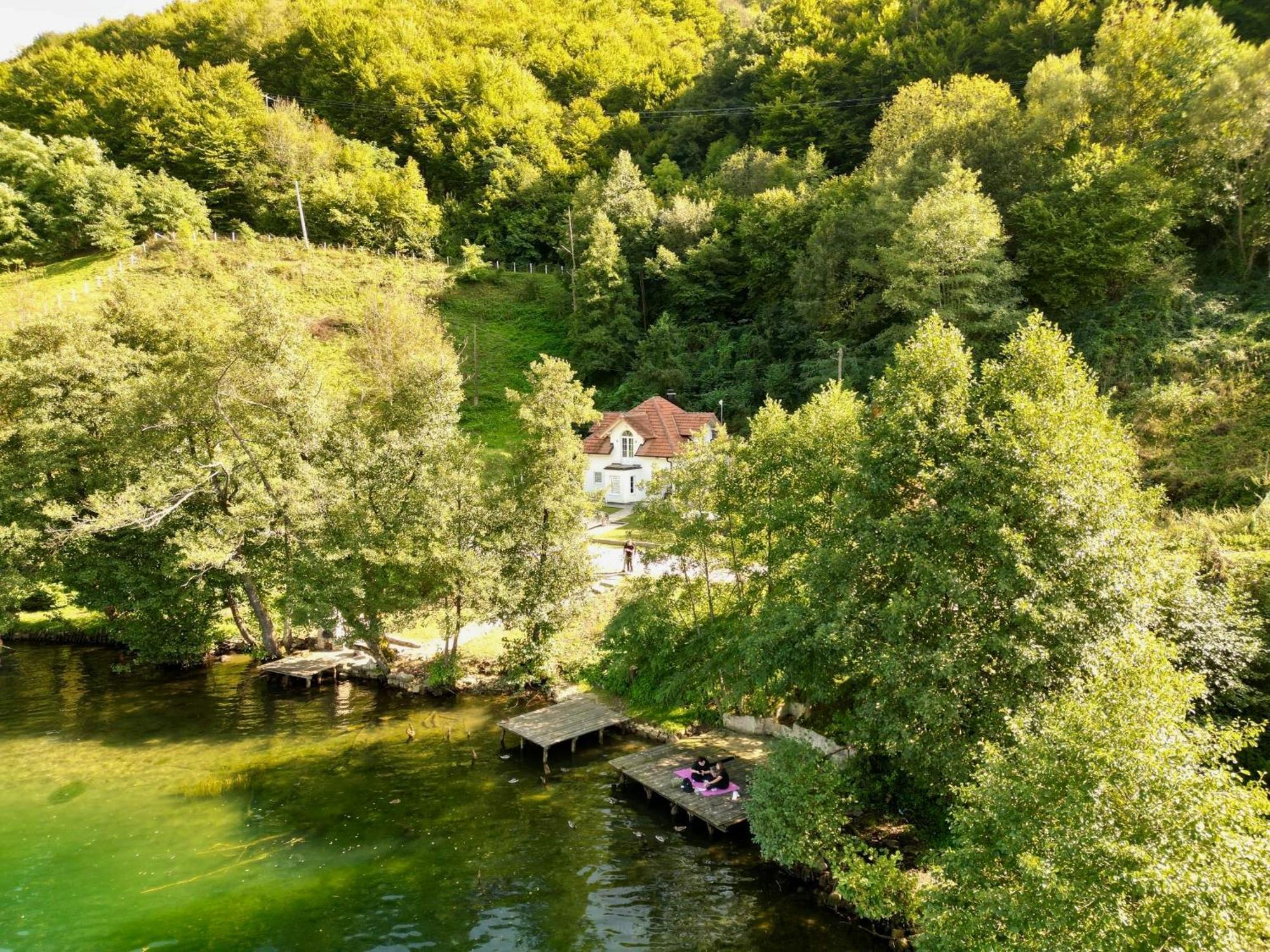 Cobras Plivsko Jezero, Jajce Villa Buitenkant foto