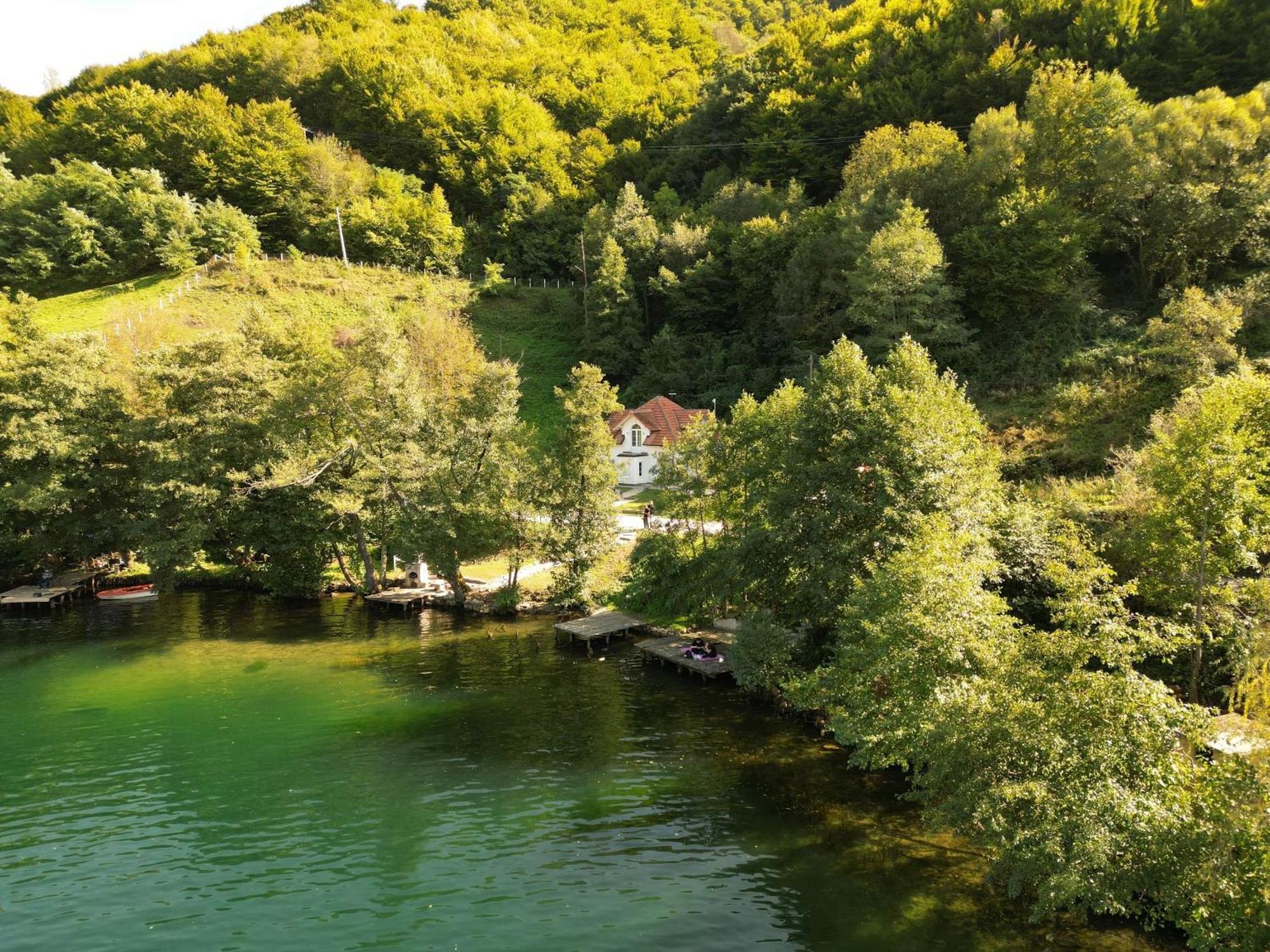Cobras Plivsko Jezero, Jajce Villa Buitenkant foto
